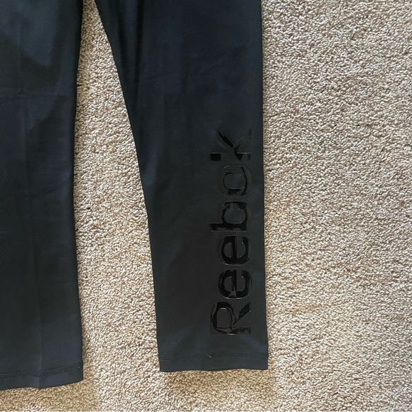 NWT Reebok Skinny Team High-rise Capri Black Logo Detail Size XS REW191LE16011 - Picture 7 of 16